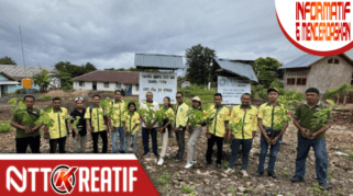 Pemuda Katolik Komcab Flores Timur sesaat sebelum menanam 120 anakan mahoni (Dok: Tim).