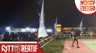 Warga padati lapangan voli Mako Brimob saksikan turnamen Voli dan Pasar Malam. (nttkreatif.com/Ballack)