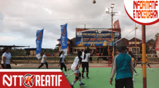 Para pemain Queen (putih) kala bersua Arhaty (kuning). Laga tersebut dimenangkan Arhaty dengan skor 3-1. (nttkreatif.com/Ballack)