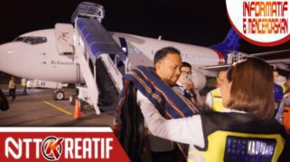 Sriwijaya Air resmi 'menapaki kaki' di Bandara Lede Kalumbang dan disambut Bupati SBD, Ratu Wulla Talu. (nttkreatif.com/Ballack)