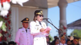 Bupati SBD, Ratu Wulla Talu menyebut HUT RI harus jadi Momentum Memperkuat Komitmen Kita. (Dokumen Kominfo SBD)