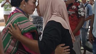 Persoalan pedagang ikan yang sempat demo di depan Rujab Bupati berakhir damai. (nttkreatif.com/Ballack)