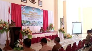 Bupati SBD, Ratu Wulla Talu ancam akan bekukan dana desa jika para kades belum mampu serap dana desa jelang tutup buku. (nttkreatif.com/Ballack)