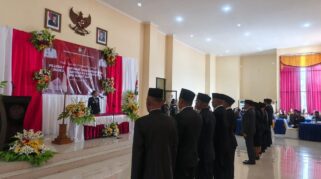 Bupati SBD, Ratu Wulla Talu resmi melantik 12 Pejabat Pimpinan Tinggi Pratama Lingkup Pemkab SBD. (nttkreatif.com/Ballack)