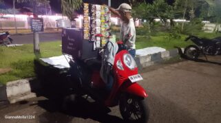 Egy sang penjual yang berjuang demi hidup. (nttkreatif.com/Mardat)
