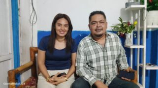 Korban pengrusakkan dan penggeroyokkan, Elisabeth Erin bersama kuasa hukum. (nttkreatif.com/Mardat)