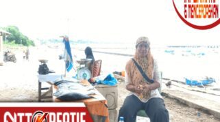 Penjual ikan mendukung penuh langkah Pemkab SBD yang ingin menghadirkan pusat kuliner ikan di Waikelo. (nttkreatif,com/Ballack)