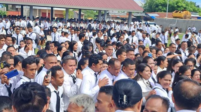 Ribuan PPPK Paruh Waktu di SBD, Rabu tadi terima SK. Segini gaji mereka. (nttkreatif.com/Ballack)