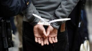 Terduga pelaku pembunuhan remaja, SG dikabarkan melarikan diri dari penjagaan polisi. (ilustrasi)