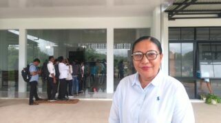 Kaban Keuangan dan Aset Daerah, Frimery Keremata membeberkan 15 dinas yang THR nya akan dicairkan hari ini. (nttkreatif.com/Ballack)