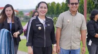 Bupati SBD, Ratu Wulla Talu telah meminta inspektorat turun tangan audit Bendahara Dinas Pendidikan. (Facebook.com/@Kominfo Sumba Barat Daya)