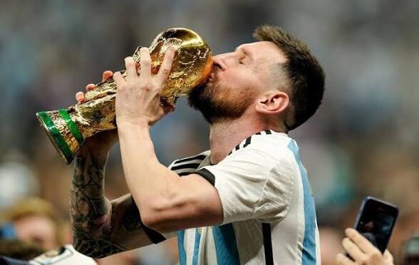 Lionel Messi resmi punya klub sendiri usai mengakuisisi klub Spanyol UE Cornella.