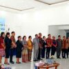 Prof. Dr. Aloysius Liliweri, M.S., bersama kepala daerah se-Sumba, ketua dewan pembina yayasan pendidikan St. Josef Freinademetz , dan civitas akademika beserta tamu undangan lainnya. (NTTKreatif.com/ Fren Ghoghi)
