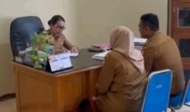 Bupati SBD, Ratu Wulla Talu resmi berkantor di Dinas Pendidikan. (Facebook.com/@Prokompi Sumba Barat Daya)
