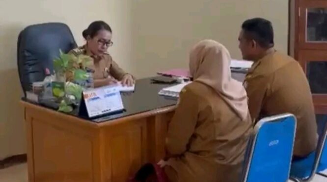 Bupati SBD, Ratu Wulla Talu resmi berkantor di Dinas Pendidikan. (Facebook.com/@Prokompi Sumba Barat Daya)