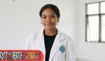 Marleni Rambu Bonya, mahasiswi Universitas Katolik, (UNIKA) Weetebula, program studi Pendidikan Bahasa Indonesia, Semester VI. (NTTKreatif.com/ Fren Ghoghi)