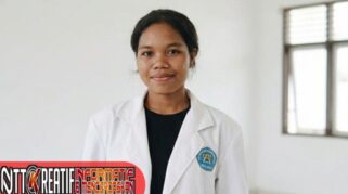 Marleni Rambu Bonya, mahasiswi Universitas Katolik, (UNIKA) Weetebula, program studi Pendidikan Bahasa Indonesia, Semester VI. (NTTKreatif.com/ Fren Ghoghi)