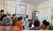 Bupati SBD Ratu Wulla Talu, memutuskan untuk sementara waktu berkantor di Rumah Sakit Umum Daerah (RUSD), Reda Bolo, Pada selasa 02 Juni 2026. (NTTKreatif.com/ Fren Ghoghi)