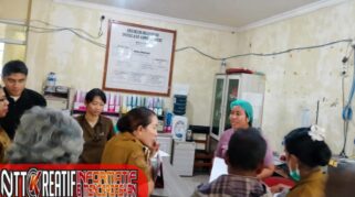 Bupati SBD Ratu Wulla Talu, memutuskan untuk sementara waktu berkantor di Rumah Sakit Umum Daerah (RUSD), Reda Bolo, Pada selasa 02 Juni 2026. (NTTKreatif.com/ Fren Ghoghi)