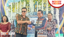 Tertarik denga visi KSP Kopdit Pintu Air, Wakil Bupati SBD resmi jadi anggota. (nttkreatif.com/Ballack)