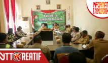 Bupati SBD, Ratu Wulla Talu memimpin rapat Satgat Pajak dan meminta tidak ada kebocoran penerimaan pajak. (Facebook.com/@Prokompi Sumba Barat Daya)