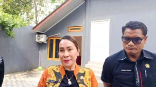 Bupati SBD, Ratu Wulla Talu bersama wakil ketua I DPRD SBD Thomas Tanggu Dendo. (NTTKreatif.com/ Fren Ghoghi)