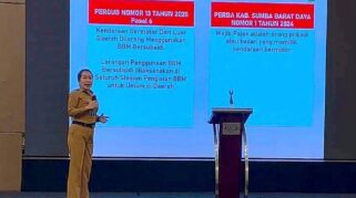 Bupati SBD, Ratu Wulla Talu saat menjadi pembicara utama dalam penandatanganan Adendum Kesepakatan dan Perjanjian Kerja Sama Optimalisasi Pemungutan Pajak Daerah di Hotel Aston Kupang. (NTTKreatif.com/ Kominfo SBD)