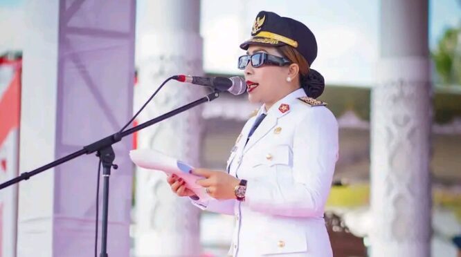 Bupati SBD, Ratu Wulla Talu mengeluarkan SE terkait jam kerja P3K paruh waktu di lingkup Pemkab SBD.
