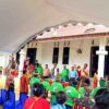Warga Desa Mata Lombu, bersama keluarga menjemput Ketua DPW PKB NTT, Aloysius Malo Ladi, bersama Ketua DPC PKB SBD, Dominggus Dama, saat tiba di kediamannya. (Fren Ghoghi/NTTKreatif.com)