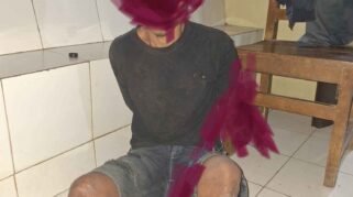 Seorang anak di Sumba Barat Daya tega menganiaya ibunya sendiri.