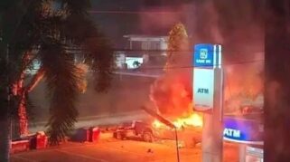 Kericuhan di Sumba Barat dikabarkan kian menyebar. Korban pun disebut bertambah satu orang. (Facebook.com)
