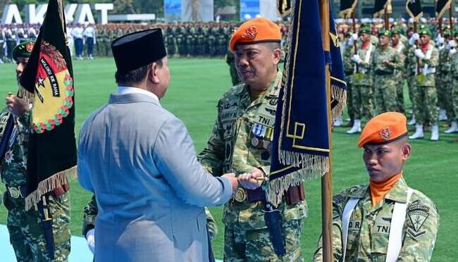 Presiden Prabowo Subianto resmikan 204 satuan baru di TNI dalam momen HUT TNI. (Facebook.com/@kementerian sekretariat negara RI)