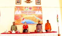 Bupati SBD, Ratu Wulla Talu meminta agar penanganan Gempa dilakukan dengan cepat. (Facebook.com/Prokompi Sumba Barat Daya)