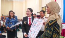 Bupati SBD, Ratu Wulla Talu mengingatkan kesejhateraan SBD harus lahir dari keluarga. (nttkreatif.com/Ballack)
