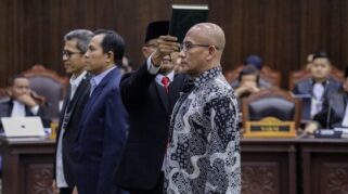 Mantan Ketua KPU hadir sebagai saksi termohon dalam sidang MK soal ijazah Wapres Gibran. (MK)
